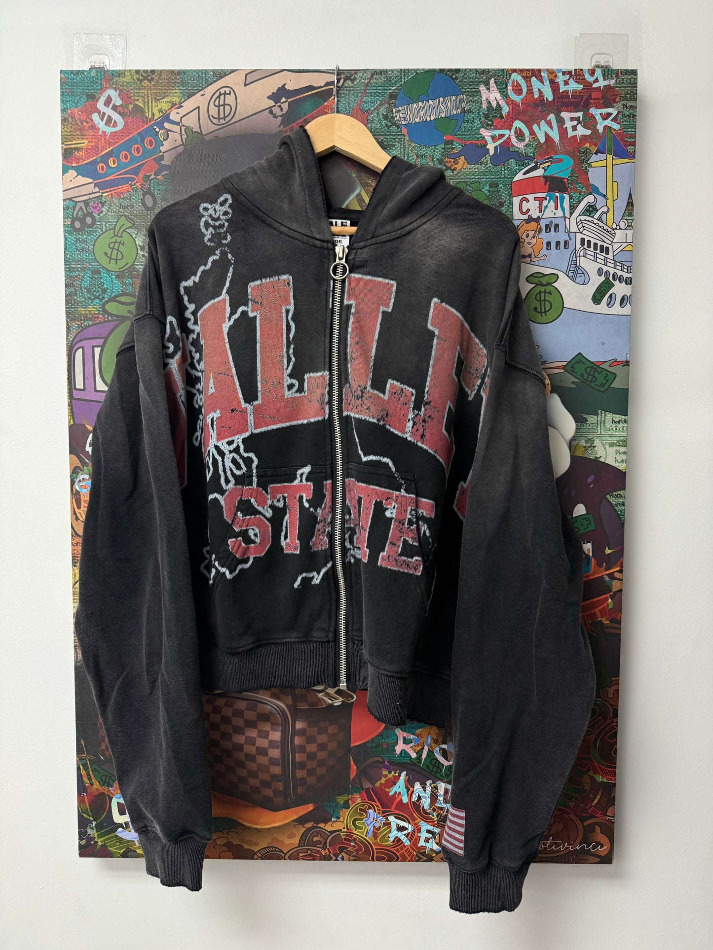VALE Alumni Zip Up Black Red New Large With Tags