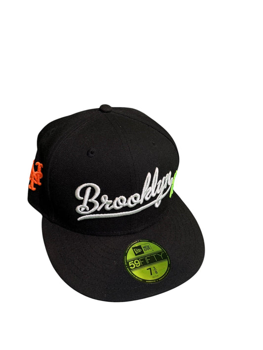 New Era Slow Bucks Brooklyn Fitted Black Grey Brim Cap